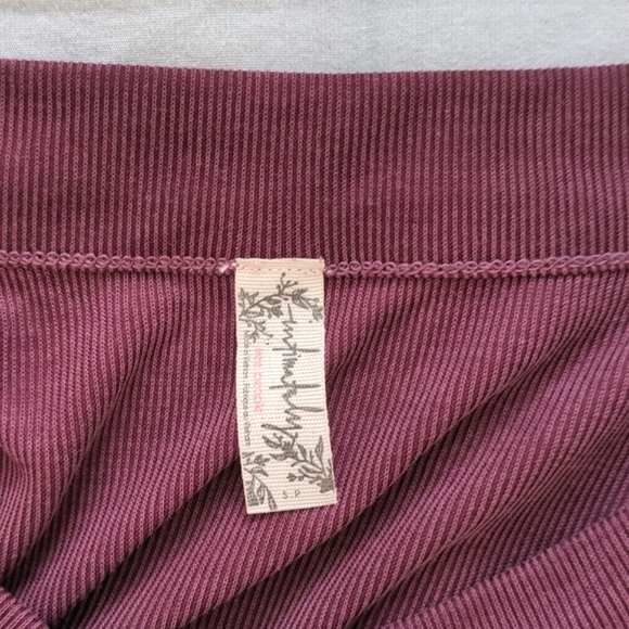 FREE PEOPLE | Ribbed Short Sleeve T-shirt Crew Neck Side Ruffles Womens S - Picture 7 of 10